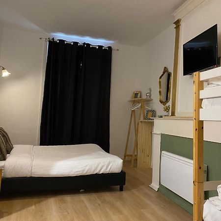 Home Saint Michel Понторсон Екстериор снимка